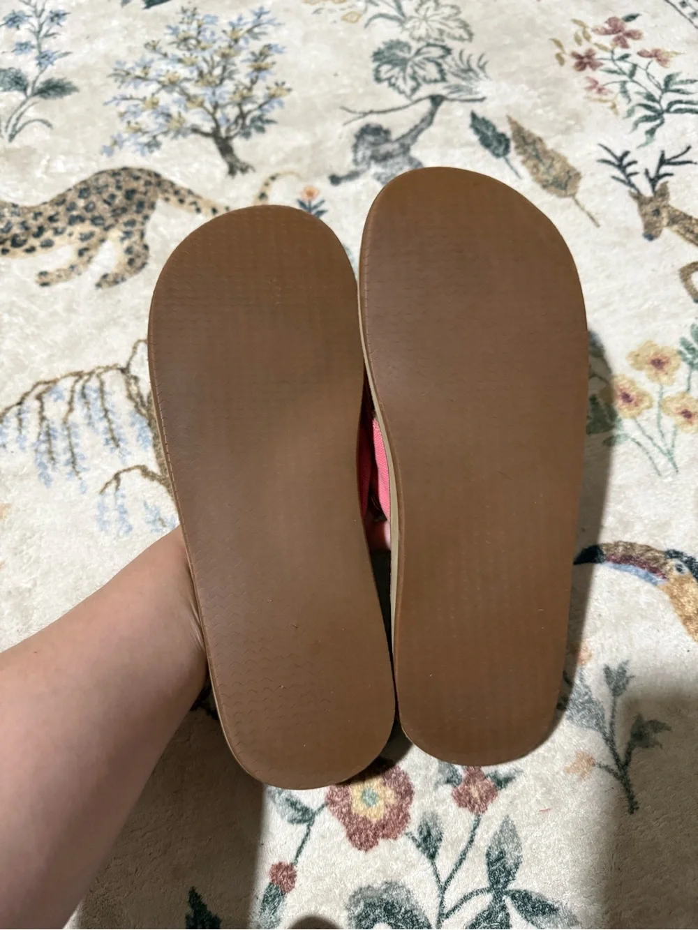Vineyard vines Pink Canvas Flip Flops with Tan Footbed 11